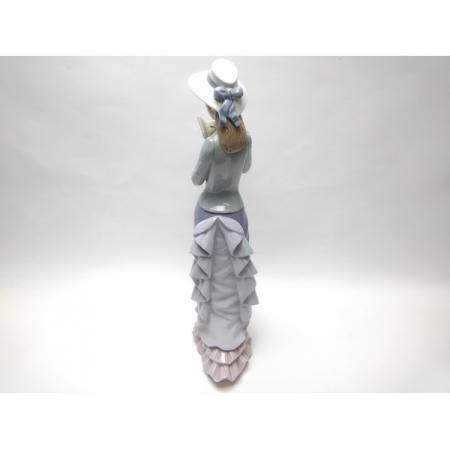LLADRO 読書をする貴婦人 絶版品｜トレファクONLINE