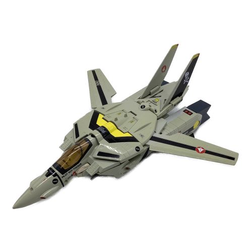 BANDAI (バンダイ) 男の子おもちゃ VF-1S バルキリー ロイ・フォッカー機 「超時空要塞マクロス」 1/55 塗装済み完成品