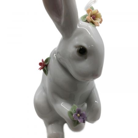 LLADRO (リヤドロ) フィギュリン 【花飾りの白ウサギ】
