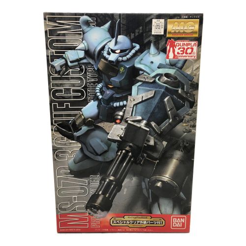 BANDAI (バンダイ) 機動戦士ガンダム ガンプラ30周年記念特別企画 1/100 MG グフカスタム スペシャルクリア外装パーツ付き