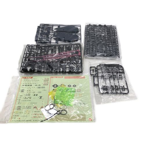 BANDAI (バンダイ) ガンプラ PG 1/60 反地球連邦政府組織（エゥーゴ）可変型試作モビルスーツ MSZ-006「ゼータガンダム」