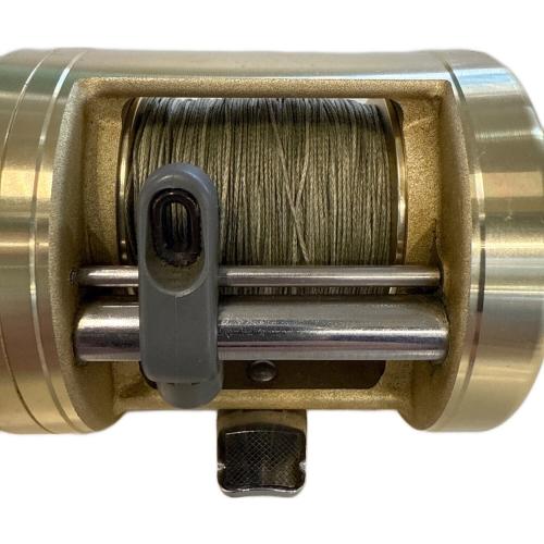 SHIMANO (シマノ) ベイトリール リール CALCUTTA 400