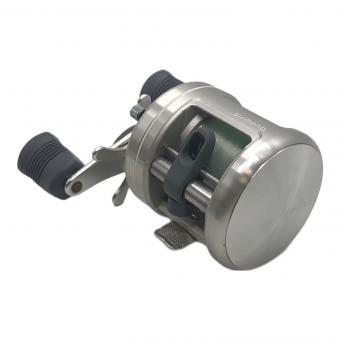 SHIMANO (シマノ) リール CALCUTTA 400