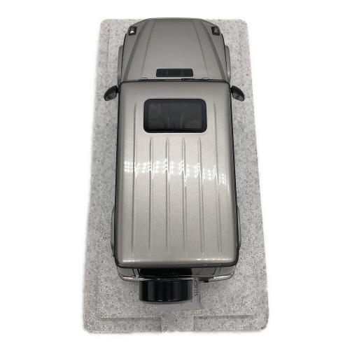 メルセデス ベンツ Gクラス 1/18 40周年リミテッドエディション