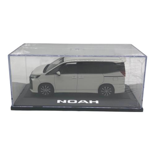 NOAH　ノア　ミニカー　ダイキャスト製 1/30