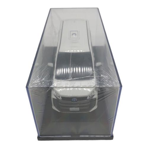 NOAH　ノア　ミニカー　ダイキャスト製 1/30