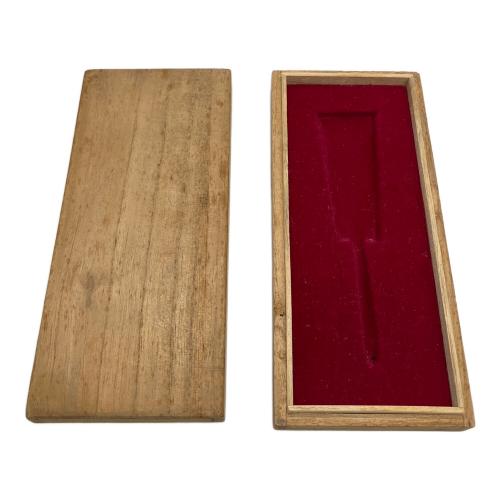 純銀製　扇型　菊文様　小物入れ 純銀製 扇型 菊文様 小物入れ