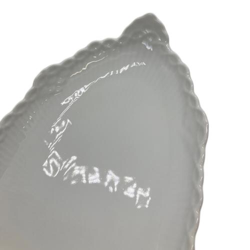 ROYAL COPENHAGEN (ロイヤル・コペンハーゲン) オーバルプレート 25cm フルーテッド ハーフレース