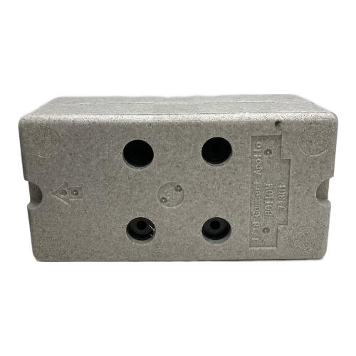 AUTOart（オートアート）ミニカー 1/18 グンペルト アポロ S（メタリック・オレンジ）