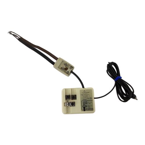 ※ジャンク品 Nintendo (ニンテンドー) ファミリーコンピュータ ジョイスティック・RFスイッチ付属