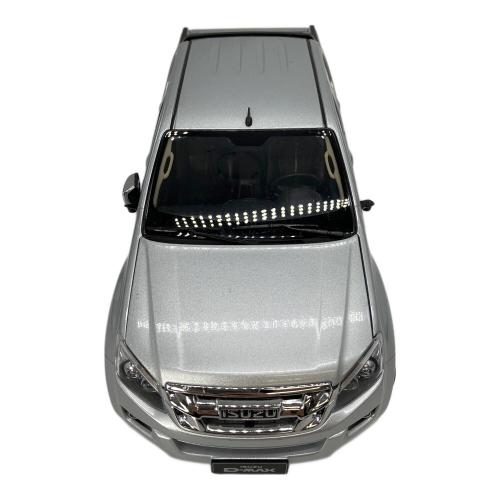 D-MAX Jピックアップトラック 1/18 ミニカー