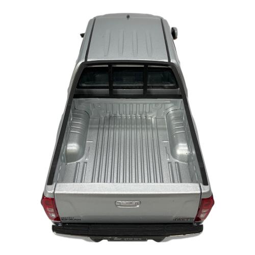 D-MAX Jピックアップトラック 1/18 ミニカー