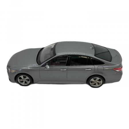 CROWN 1/30色見本ミニカー プレシャスメタル 1L5｜トレファクONLINE