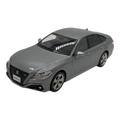 CROWN 1/30色見本ミニカー プレシャスメタル　1L5