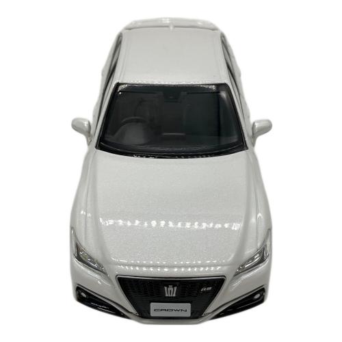 CROWN 1/30色見本ミニカー プレシャスホワイトパール