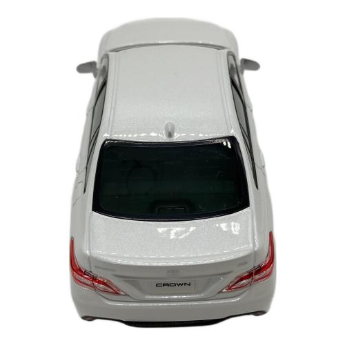 CROWN 1/30色見本ミニカー プレシャスホワイトパール