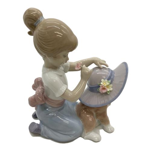 LLADRO (リヤドロ) フィギュリン おめかししようね