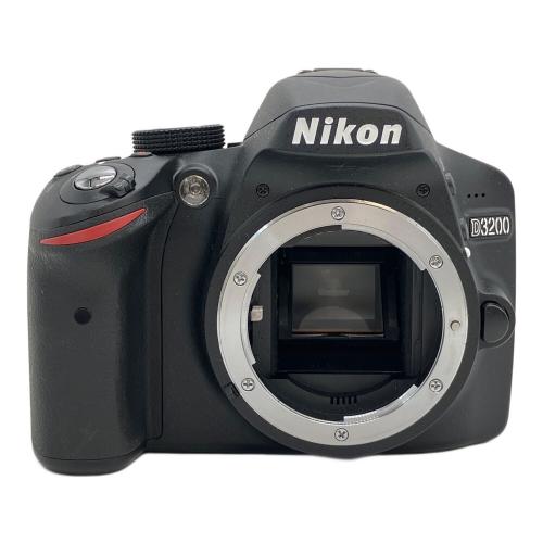 Nikon (ニコン) デジタル一眼レフカメラ D3200