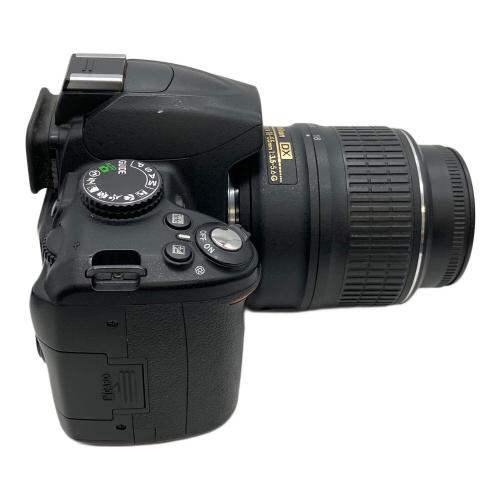 Nikon (ニコン) デジタル一眼レフカメラ D3000