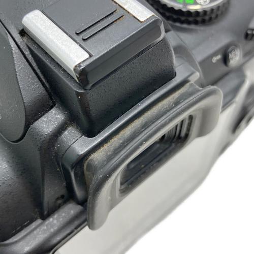 Nikon (ニコン) デジタル一眼レフカメラ D3000