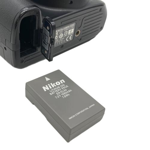 Nikon (ニコン) デジタル一眼レフカメラ D3000