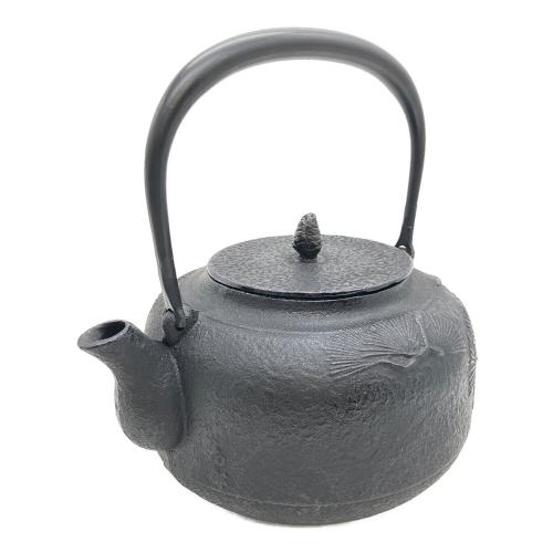 南部鉄器 (ナンブテッキ) 鉄瓶 万代屋 2.0L 松