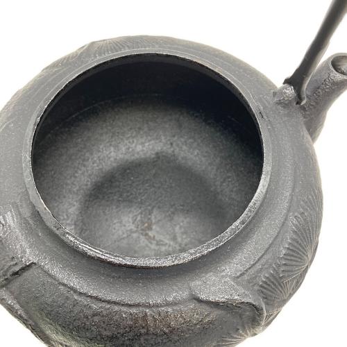 南部鉄器 (ナンブテッキ) 鉄瓶 万代屋 2.0L 松