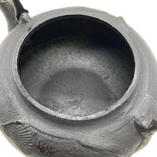 南部鉄器 (ナンブテッキ) 鉄瓶 万代屋 2.0L 松