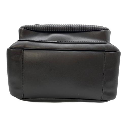 M U SPORTS (エムユースポーツ) デュアルレーザービジュロイヤルハンドバッグ 703U2058 ブラック