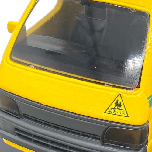 EPOCH (エポック) トヨタハイエース 幼稚園バス モデルカー　1/43