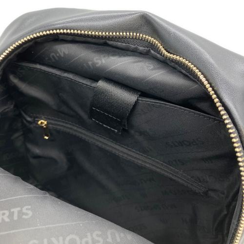 M U SPORTS (エムユースポーツ) デュアルレザービジューロイヤルバックパック 703U2058 ブラック