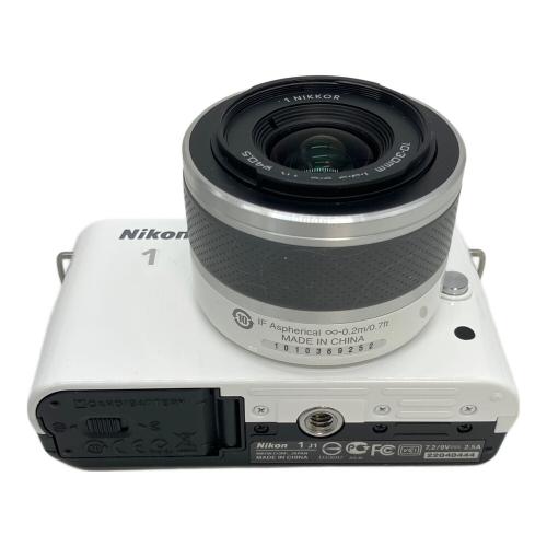 Nikon (ニコン) ミラーレス一眼カメラ J1