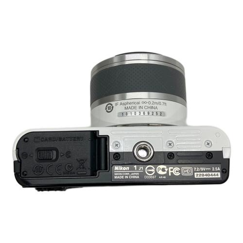 Nikon (ニコン) ミラーレス一眼カメラ J1