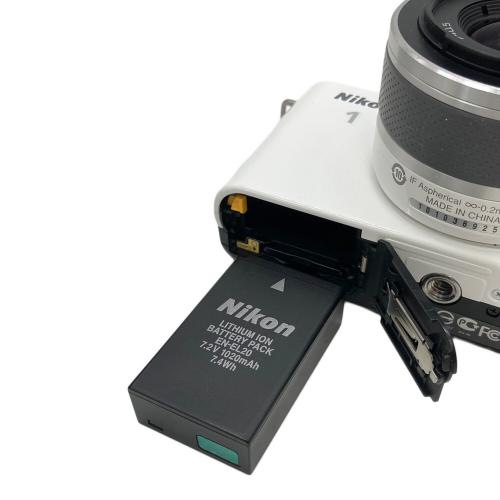 Nikon (ニコン) ミラーレス一眼カメラ J1