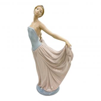 LLADRO (リヤドロ) フィギュリン 「踊る少女」