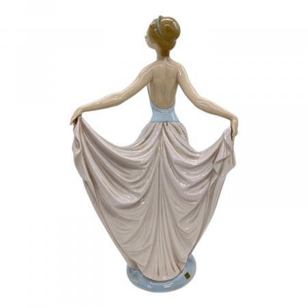 LLADRO リヤドロ フィギュリン 踊る少女 LLADRO (リヤドロ) フィギュリン 「踊る少女」｜トレファクONLINE