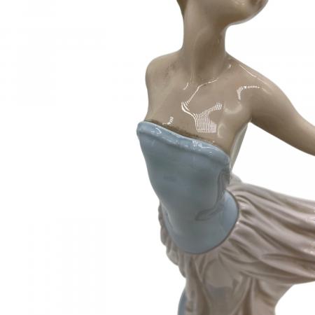 LLADRO (リヤドロ) フィギュリン 「踊る少女」｜トレファクONLINE