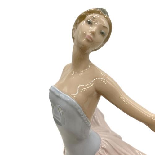 LLADRO (リヤドロ) フィギュリン 「踊る少女」