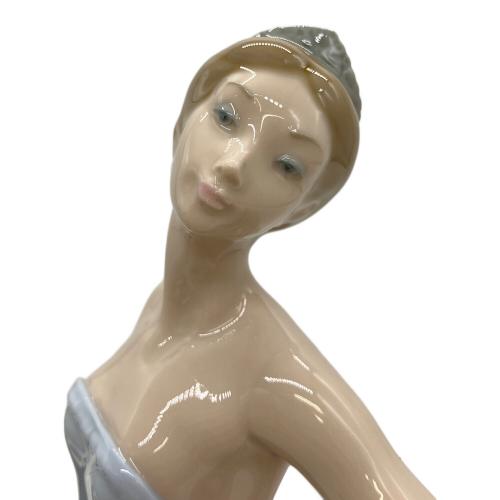 LLADRO (リヤドロ) フィギュリン 「踊る少女」