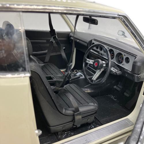 ディアゴスニテーニ スカイライン2000GT-R 「KPGC110」 ケンメリ 1/8スケール モデルカー