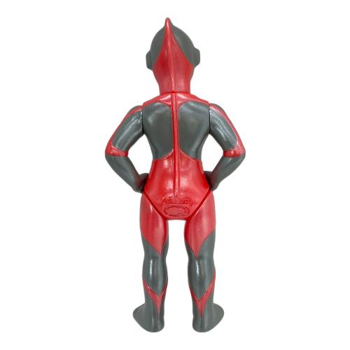 ブルマァク　ウルトラマンシルバー 黄色目 ダークグレー ソフビフィギュア