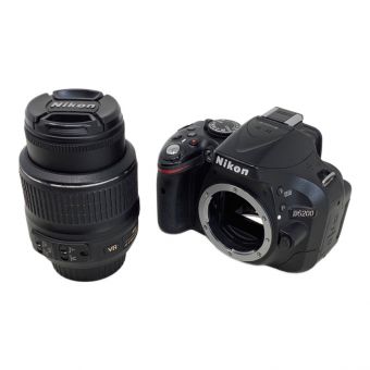 Nikon (ニコン) デジタル一眼レフカメラ 2012年モデル 18-55 VR レンズキット D5200 2410万画素 APS-C 専用電池 SDXCカード対応 2207037