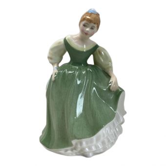 ROYAL DOULTON (ロイヤルドルトン) フィギュリン FAIR MAIDEN 1966発売