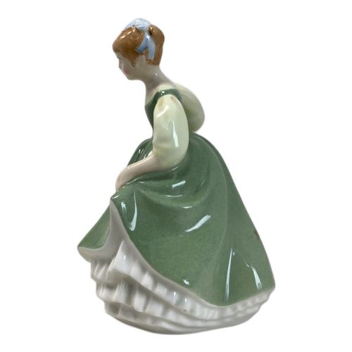 ROYAL DOULTON (ロイヤルドルトン) フィギュリン FAIR MAIDEN 1966発売