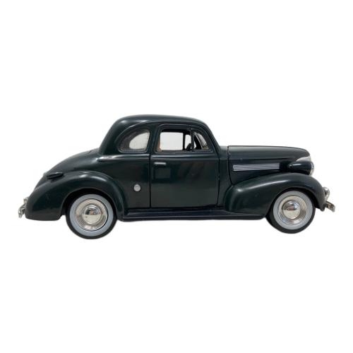 73247 1/24 1939 Chevrolet Coupe dark burgundy モデルカー