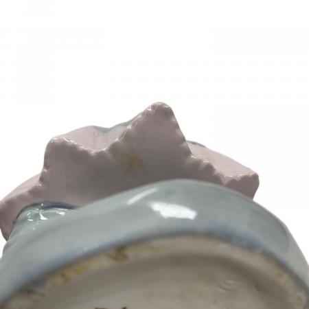 LLADRO (リヤドロ) フィギュリン リンダ 花束を持つ少女｜トレファクONLINE