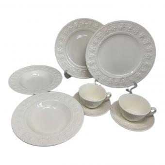 Wedgwood (ウェッジウッド) フェスティビティ セット プレート・カップ＆ソーサー