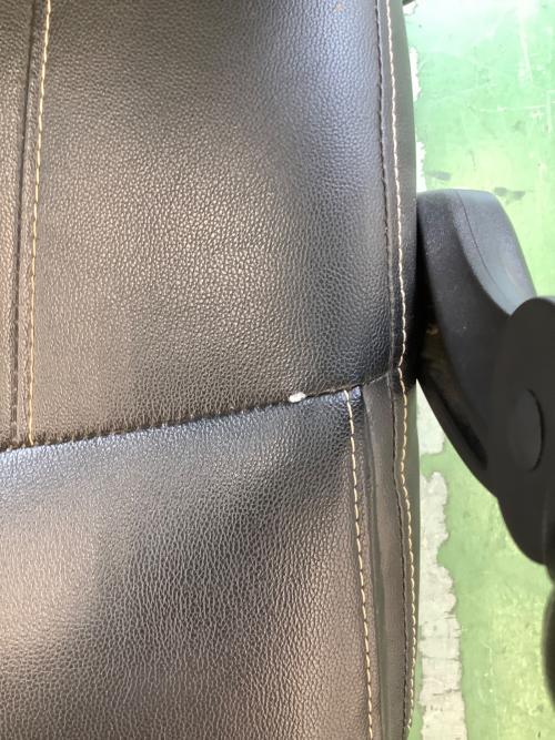 ニトリ オフィスチェア ブラック アクリス