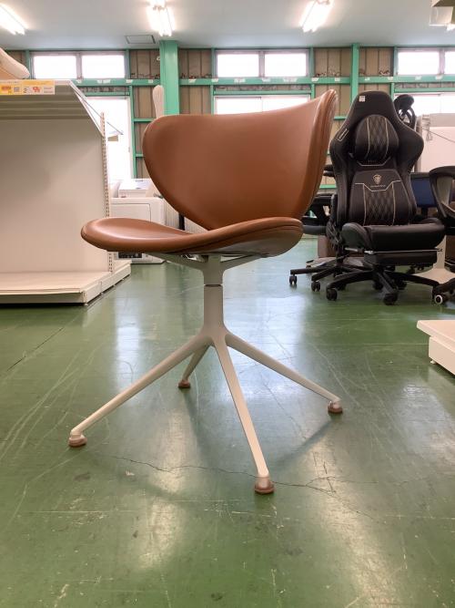 BoConcept (ボーコンセプト) ダイニングチェアー ブラウン×ホワイト 320 Hamilton