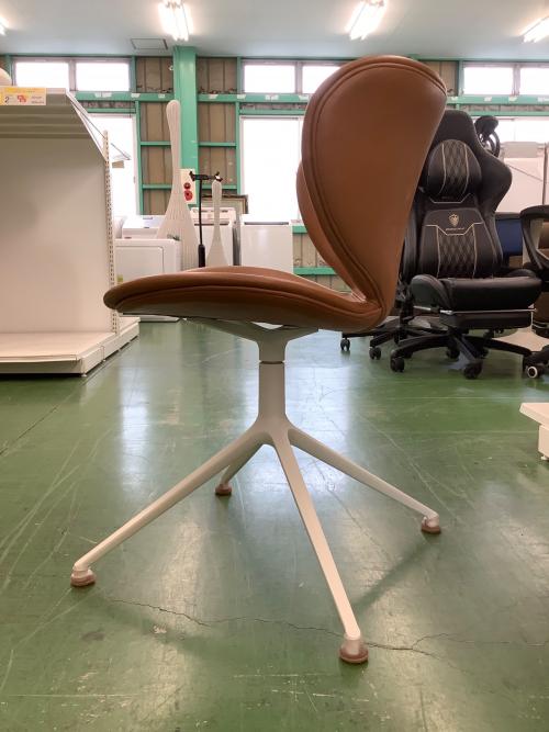 BoConcept (ボーコンセプト) ダイニングチェアー ブラウン×ホワイト 320 Hamilton